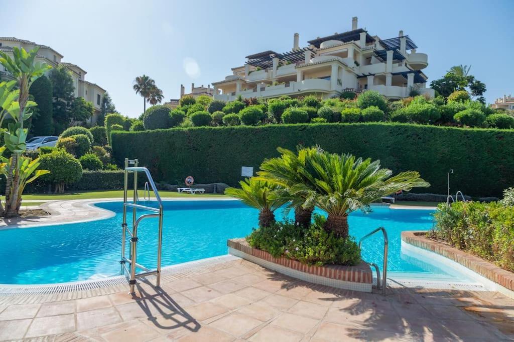 Luxurious 2 Bedroom Apartment With Spa Facilities Benahavis Exterior photo