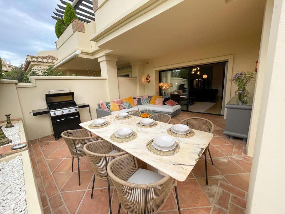 Luxurious 2 Bedroom Apartment With Spa Facilities Benahavis Exterior photo