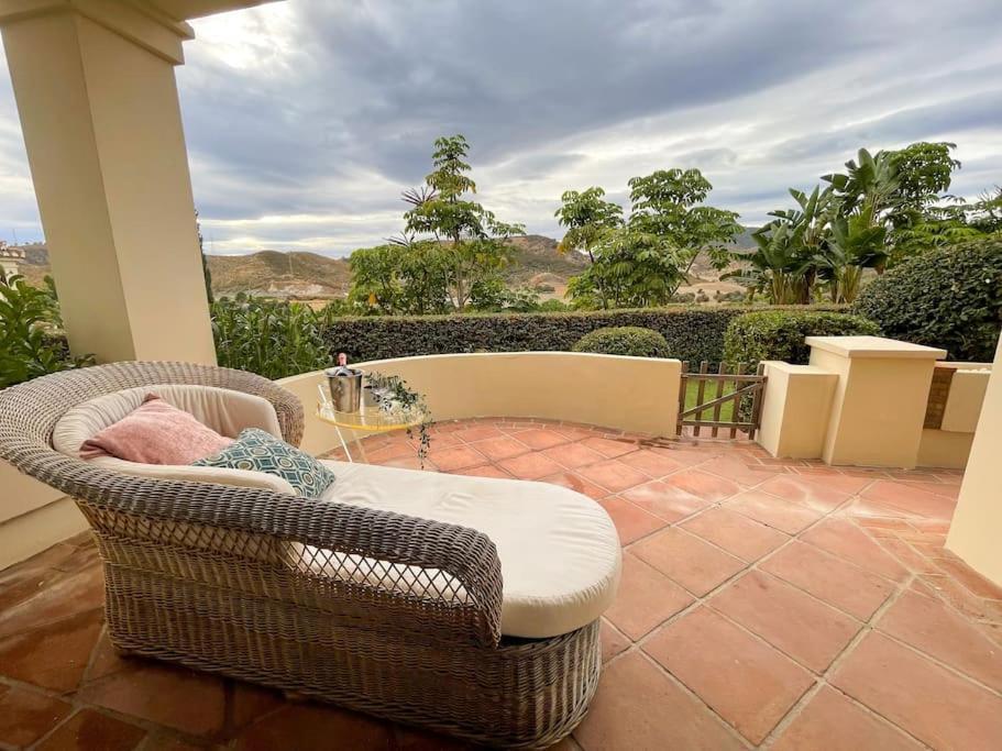 Luxurious 2 Bedroom Apartment With Spa Facilities Benahavis Exterior photo