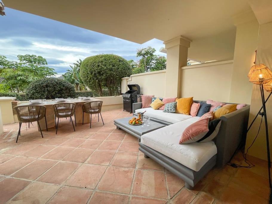 Luxurious 2 Bedroom Apartment With Spa Facilities Benahavis Exterior photo