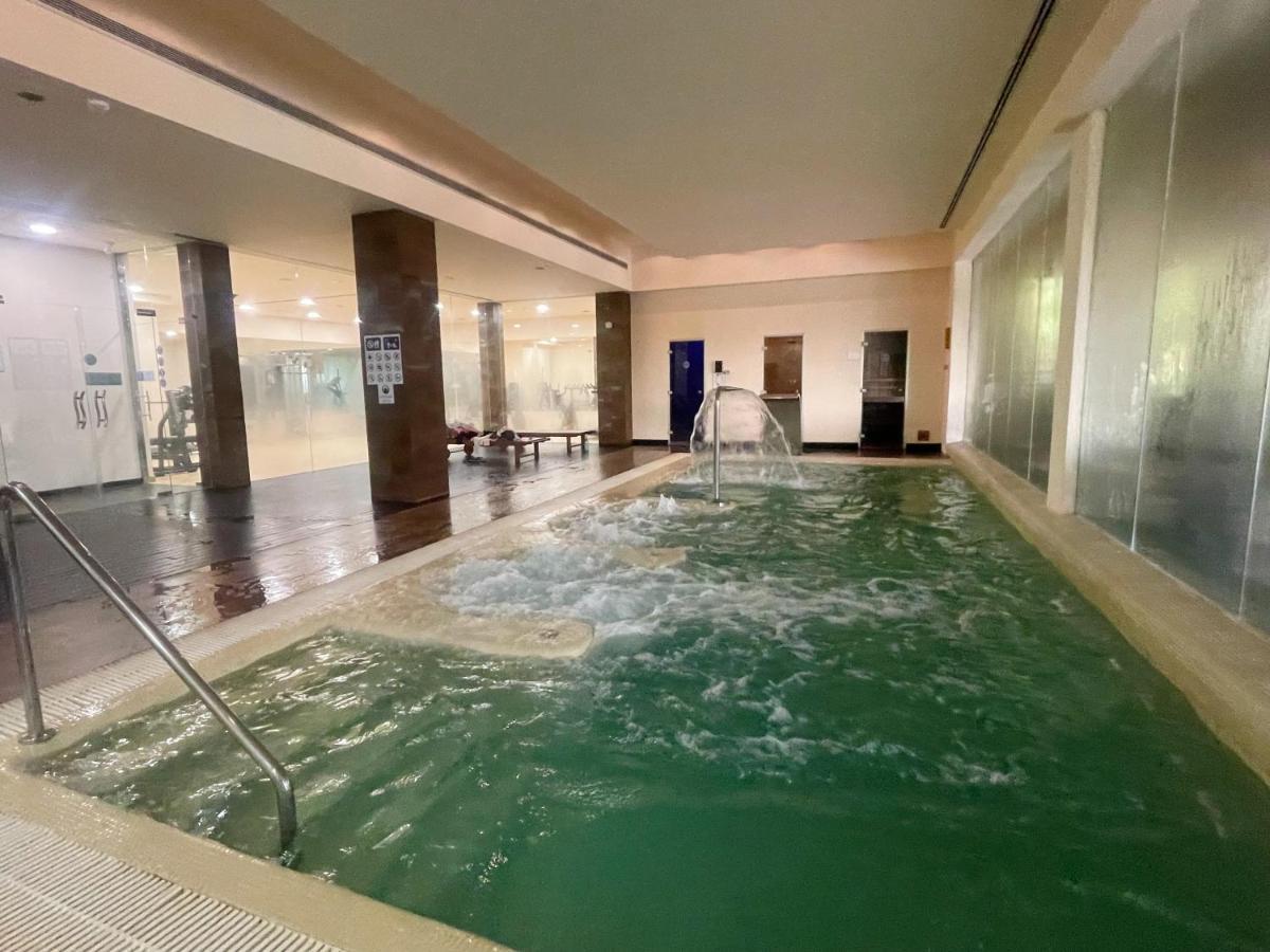 Luxurious 2 Bedroom Apartment With Spa Facilities Benahavis Exterior photo